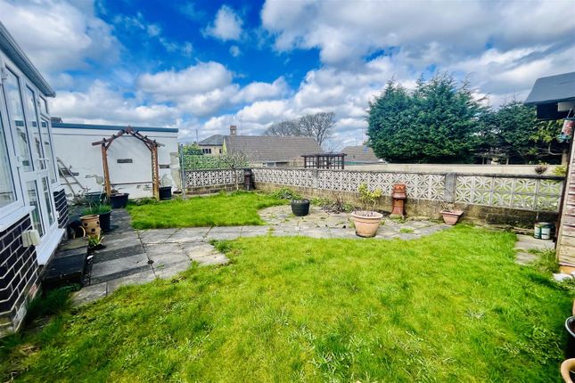 Thumbnail Detached bungalow for sale in Jackroyd Lane, Newsome, Huddersfield