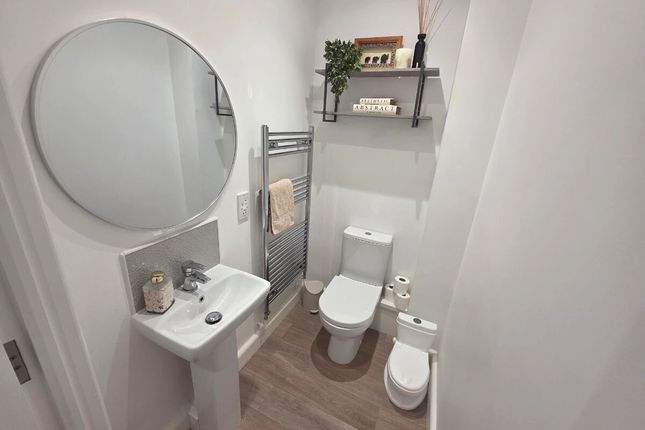 28, Cilgant Eirin Tonyrefail, Porth photo 5