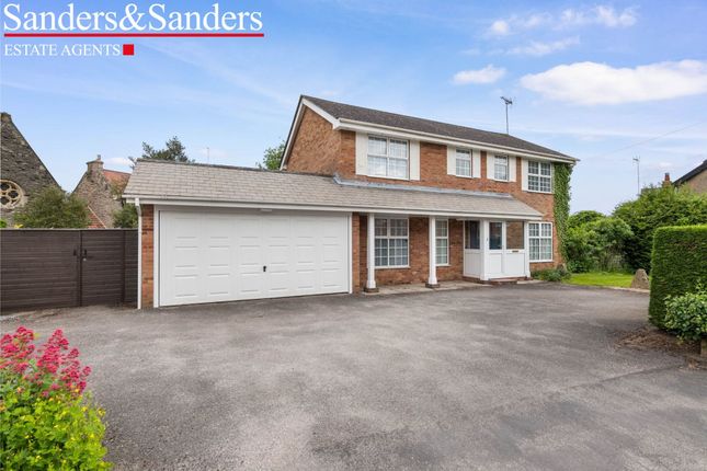 Thumbnail Detached house for sale in Cross Road, Alcester