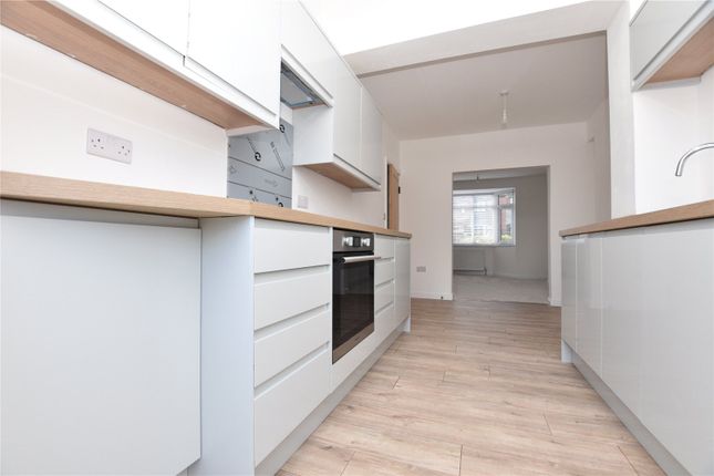 24, Casson Avenue, Wakefield photo 5