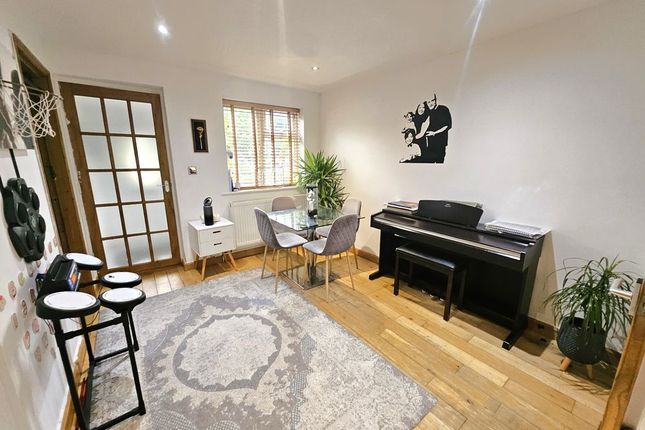 67, Poplar Grove, London photo 4