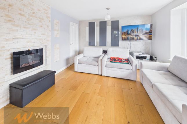 7, Kelvin Drive, Cannock photo 4