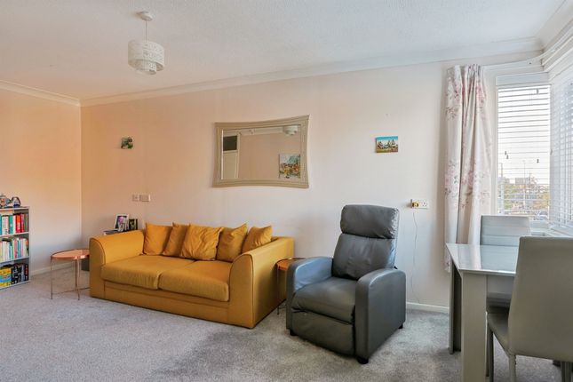 Flat 20, Buckingham Court, 12, Mount Pleasant Road, Poole photo 2