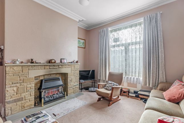73, Leeds Road, West Yorkshire photo 3