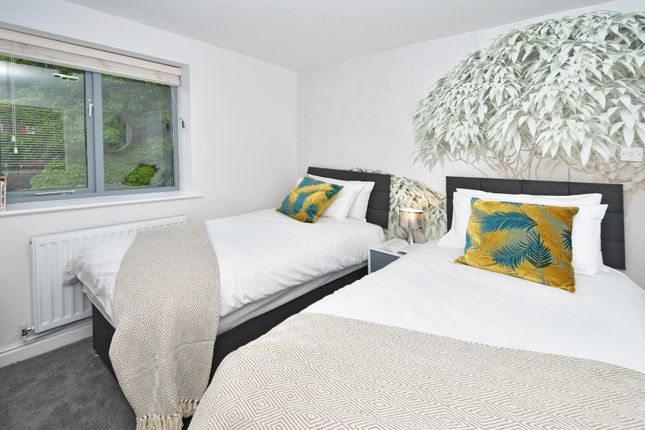 Twin Bedroom 