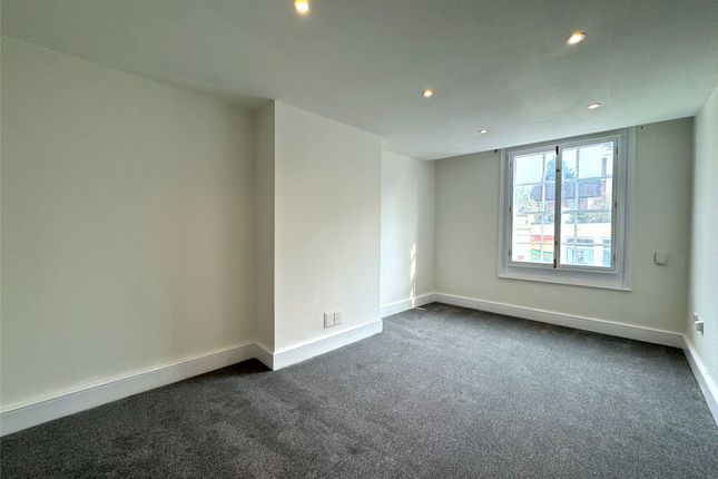 Flat 5, 20-26, South Street, Surrey photo 3