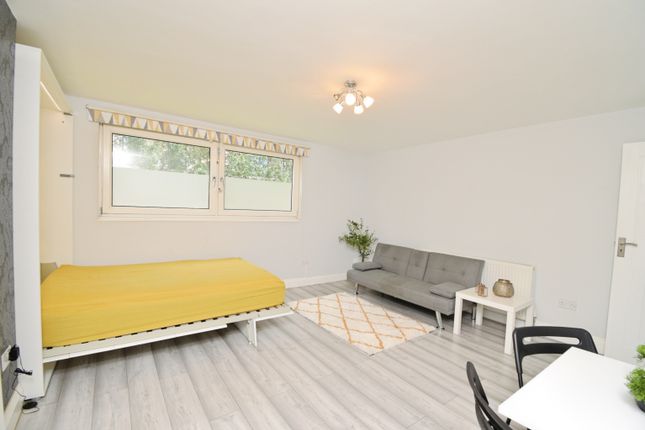 Studio flat on Flat 4, Rathbone House, Rathbone Street, London, £250,000