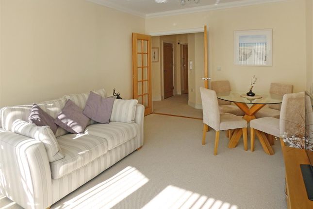 9 Pacific House, Oceanique, Harsfold Close, Rustington photo 3
