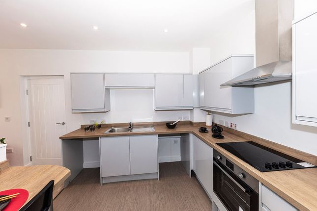 Flat 2, 34 Hanover Street, Swansea photo 5