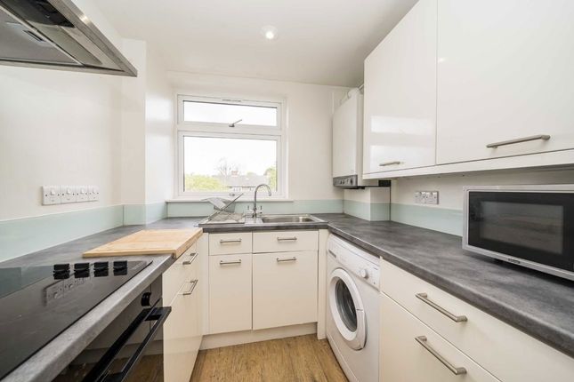 25, Beechcroft Close, London photo 4