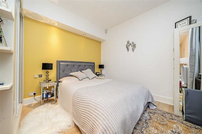 Flat for sale in Nottingham Place, London