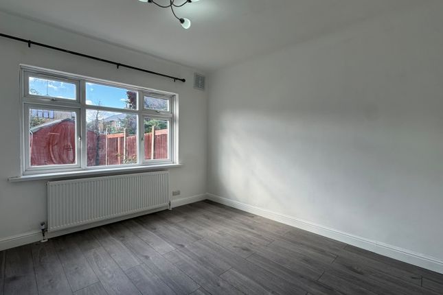 30 Clifton Road, Slough photo 5
