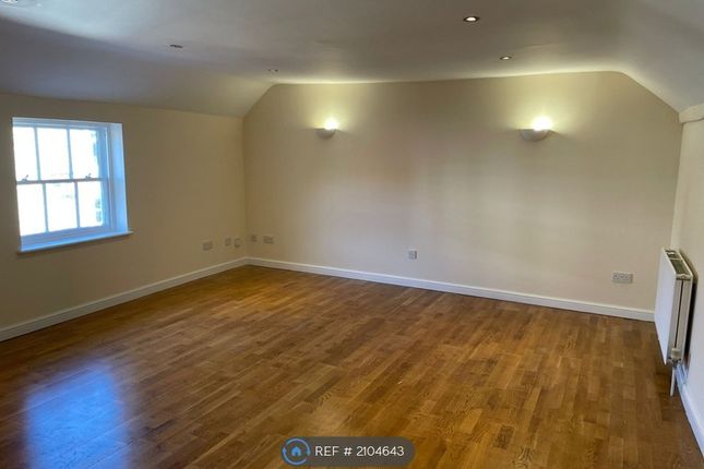 Top Floor Flat, Market Hill, Diss photo 2