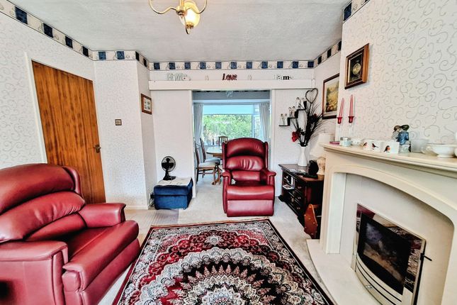 9, Belgrave Avenue, Stockport photo 2