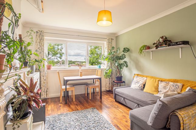 69 Hardridge Road, Glasgow photo 4