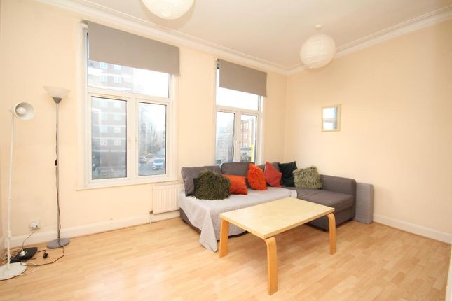 2 bed flat to rent in Balls Pond Road, Islington, London