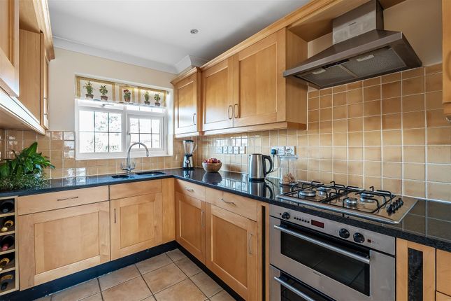 5 Marlborough Court, The Marld, Ashtead photo 3