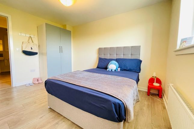 2/3, 1047, Gartloch Road, Glasgow photo 4