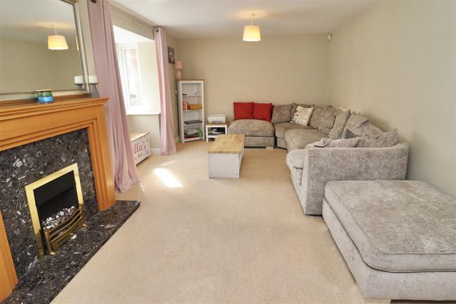 14, Harewood Crest, Brough photo 4