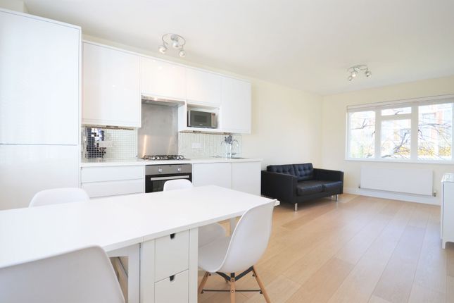 Flat to rent in Grove Place, Acton Central
