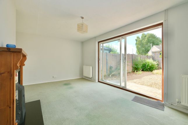 37, Highfield Avenue, Huntingdon photo 4