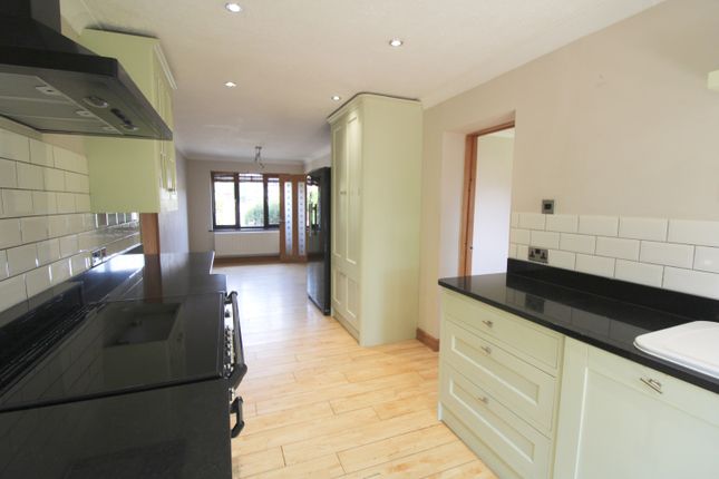 17, Old Brickfield Road, Aldershot photo 4