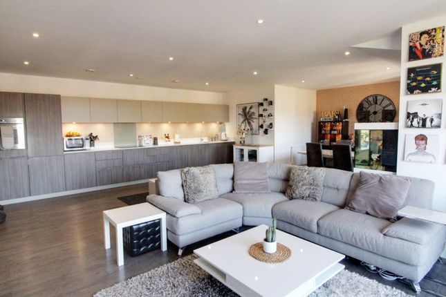 Flat for sale in Station Road, Cuffley, Potters Bar