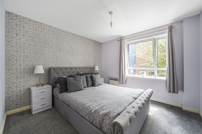 Flat for sale in Festival Court, Sutton, Surrey