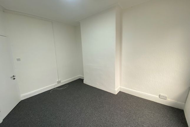 203, Salford photo 3