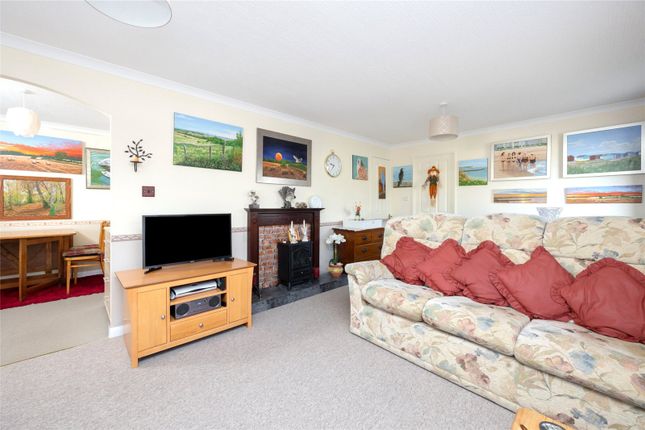 28, The Fairway, Lancing photo 3