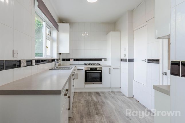 39 Rookwood Close, Cardiff photo 2