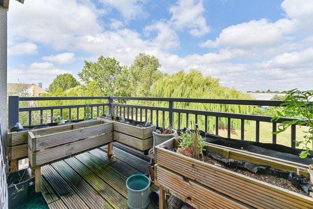 Watson Place, London, SE25, South Norwood photo 4