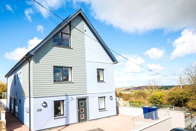 Flat 3, Trevansyn Heights,, Trevanson, Cornwall photo 2
