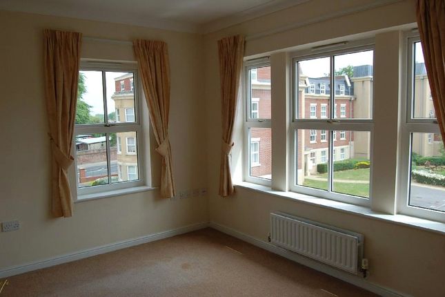 56, The Courtyard, GLOUCESTER photo 2