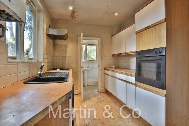 27, Green Wrythe Lane, Carshalton photo 5