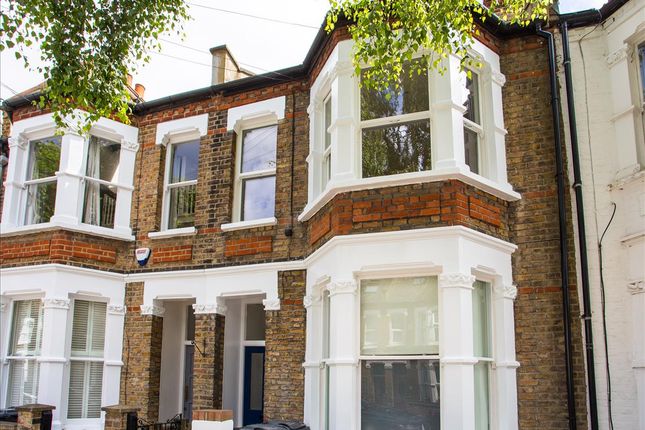Flat to rent in Cranbrook Road, London