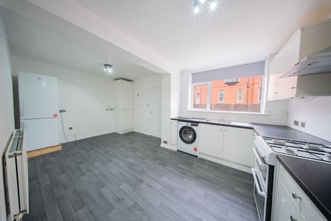 9 Fairlands Road, Sale photo 4