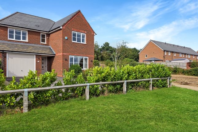 56, Garrett Meadow, Tyldesley photo 2