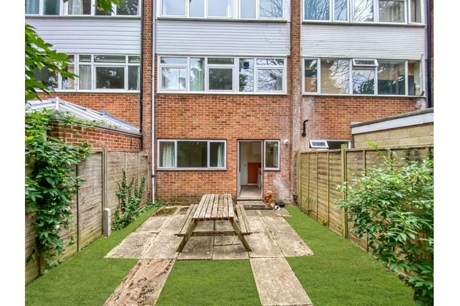 Terraced house to rent in Horwood Close, Headington, Oxford