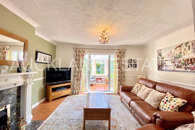 9, Frowyke Crescent, Potters Bar photo 4