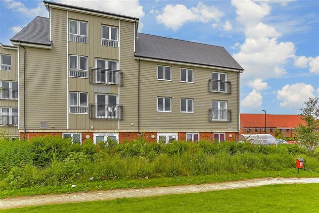 Thumbnail Flat for sale in Pilots View, Chatham, Kent