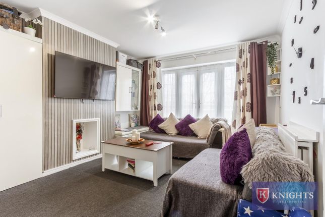 28, Myrtle Road, London photo 4