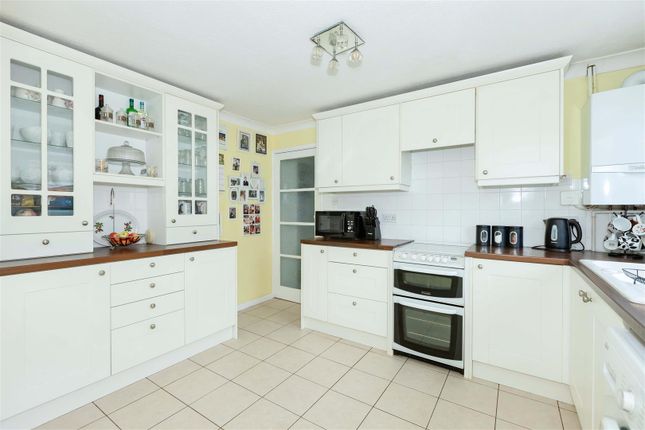 Ainsdale Close, Worthing photo 2
