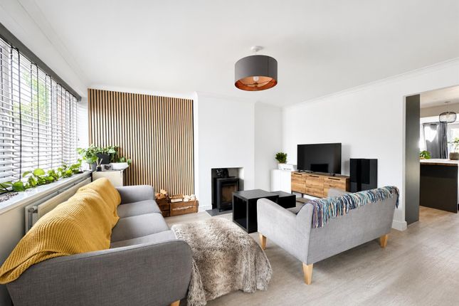 3, Tudor Drive, Leicester photo 4