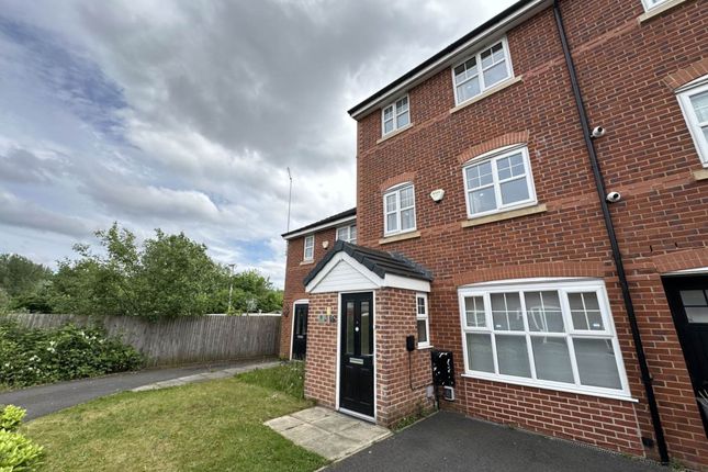 Terraced house to rent in Barsham Close, Manchester