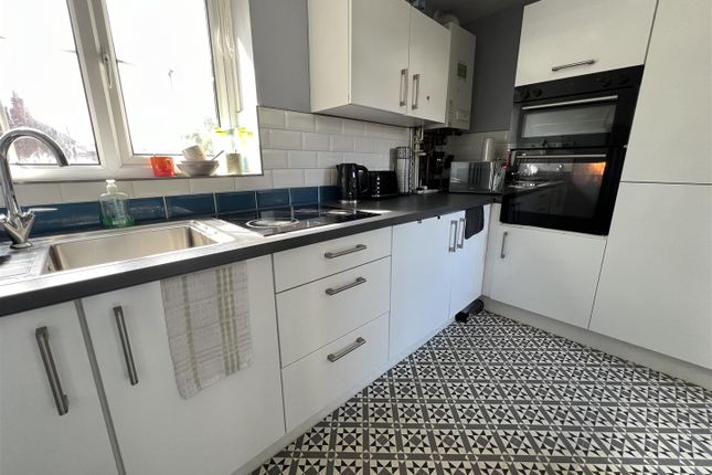 19C,, Newport View, Leeds photo 2
