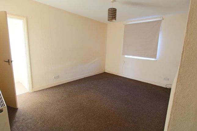 75, Buccleuch Street, Kettering, Northants NN16, Northants photo 2