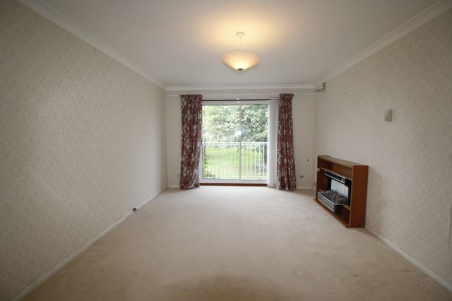 Flat to rent in The Maples, Hitchin, Hertfordshire