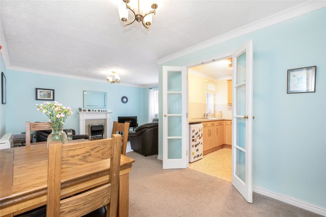 Flat 11, Reynard Court, 10, Foxley Lane, Purley photo 3