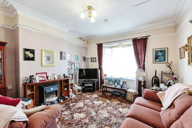 18, Arundel Avenue, Lancashire photo 3